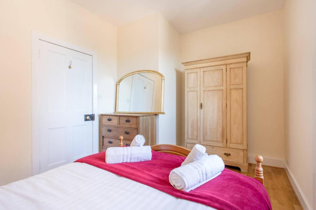 Ferienwohnung Altido Retro Castle Retreat 2Bed Edinburgh Exterior foto